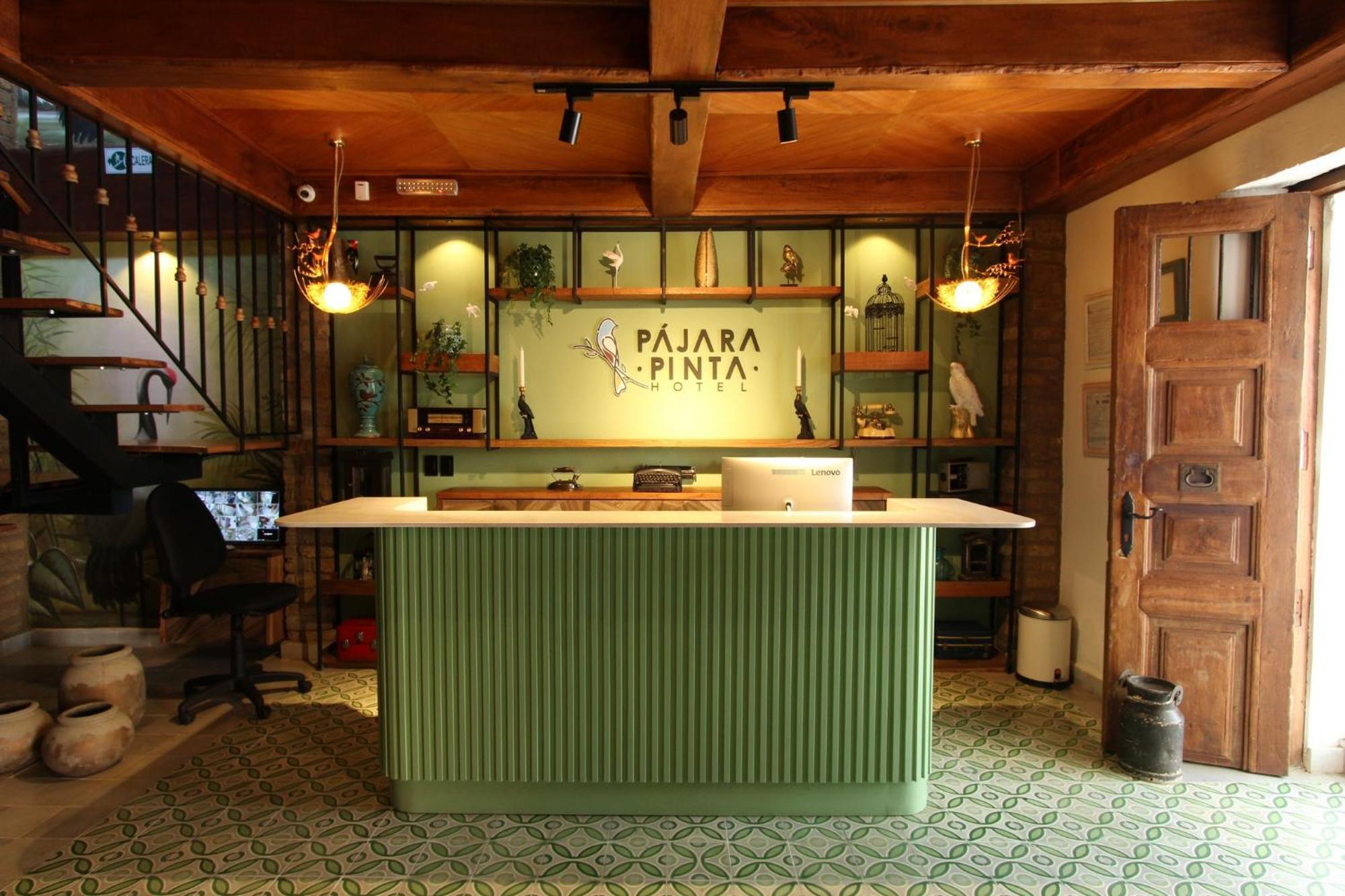 Hostal Pajara Pinta Cali Bagian luar foto